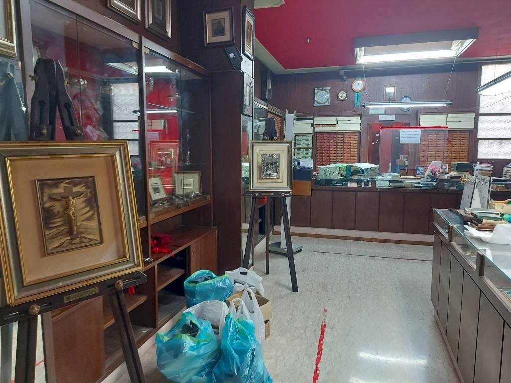 Interno non residenziale - Negozio via Giuseppe Mazzini, 202, Taranto - foto 3