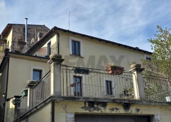 Casa all\'aperto - Casa indipendente Discesa Amorosi
 
7, Pettorano sul Gizio - foto 1
