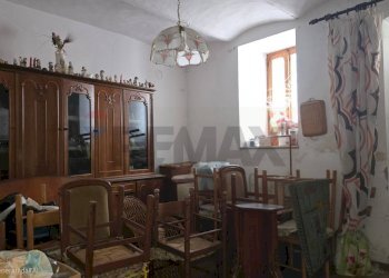 Sala da pranzo - Casa indipendente Discesa Amorosi
 
7, Pettorano sul Gizio - foto 8