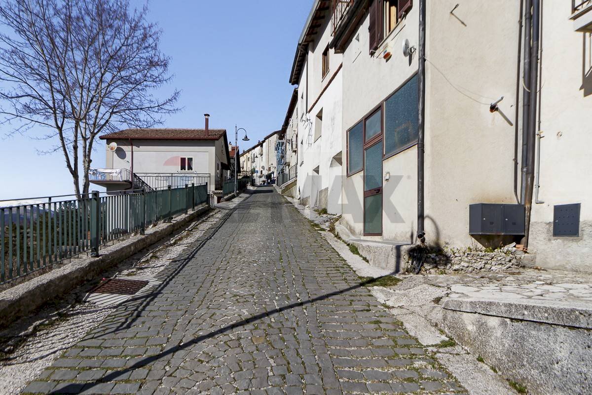 Edificio all\'aperto - Casa indipendente Via Porta Grande
 
snc, Opi - foto 3