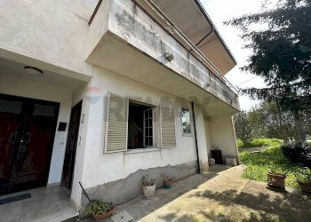 Casa all\'aperto - Casa indipendente Corso 25 Archi
 
41, Montaquila - foto 3