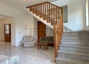 Scale - Casa indipendente Corso 25 Archi
 
41, Montaquila - foto 9