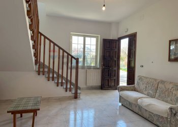 Soggiorno - Casa indipendente Corso 25 Archi
 
41, Montaquila - foto 14