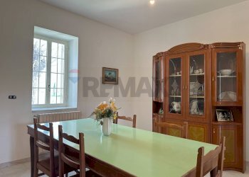 Sala da pranzo - Casa indipendente Corso 25 Archi
 
41, Montaquila - foto 30