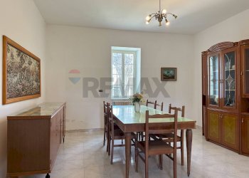 Sala da pranzo - Casa indipendente Corso 25 Archi
 
41, Montaquila - foto 35