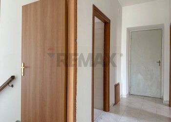 Hall / corridoio - Casa indipendente Corso 25 Archi
 
41, Montaquila - foto 58