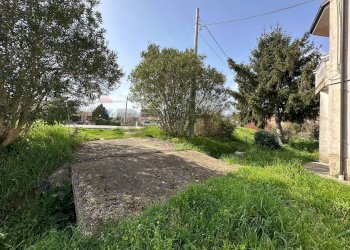 Ingresso carrabile privato - Casa indipendente Corso 25 Archi
 
41, Montaquila - foto 89