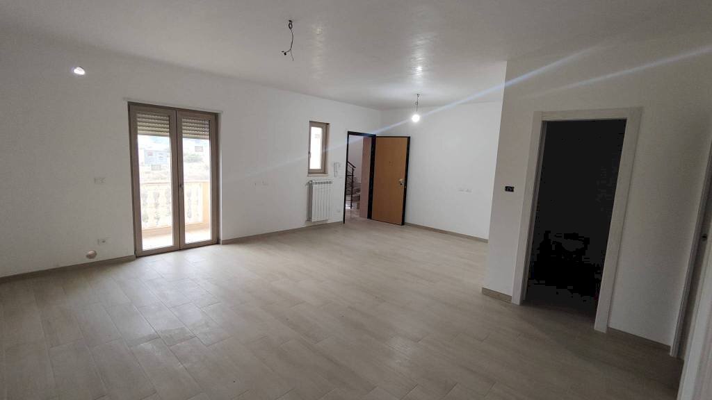 Cucina - Three-room apartment via Vittorio Veneto, 34, Lizzano - photo 3