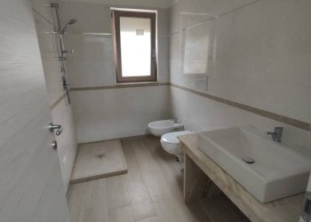 Bagno - Three-room apartment via Vittorio Veneto, 34, Lizzano - photo 10