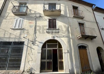 Edificio all\'aperto - Casa semi indipendente Via Nazionale
 
31, Pizzone - foto 1