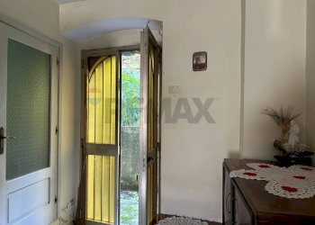 Sala da pranzo - Semi-detached house Via Nazionale
 
31, Pizzone - photo 20