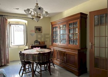 Sala da pranzo - Semi-detached house Via Nazionale
 
31, Pizzone - photo 31