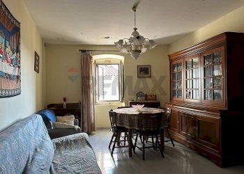 Sala da pranzo - Semi-detached house Via Nazionale
 
31, Pizzone - photo 32