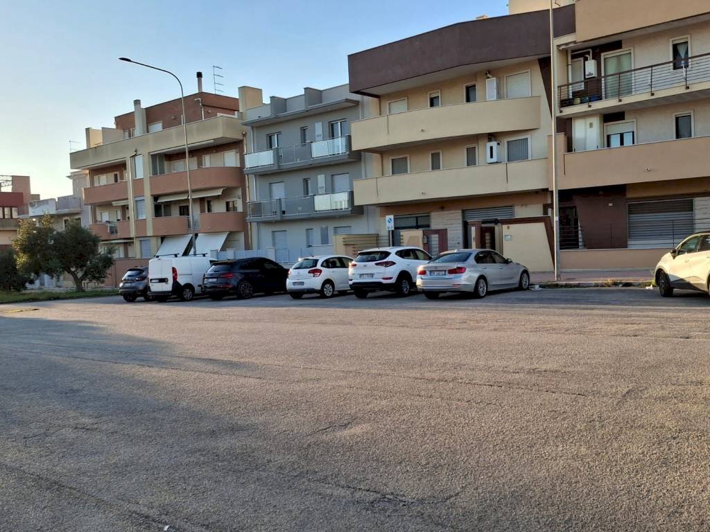 Zona - Shop viale Antonio Gramsci, 8/a, Grottaglie - photo 1