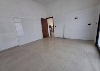 Salone - Shop viale Antonio Gramsci, 8/a, Grottaglie - photo 5