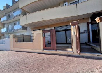 Facciata - Shop viale Antonio Gramsci, 8/a, Grottaglie - photo 12