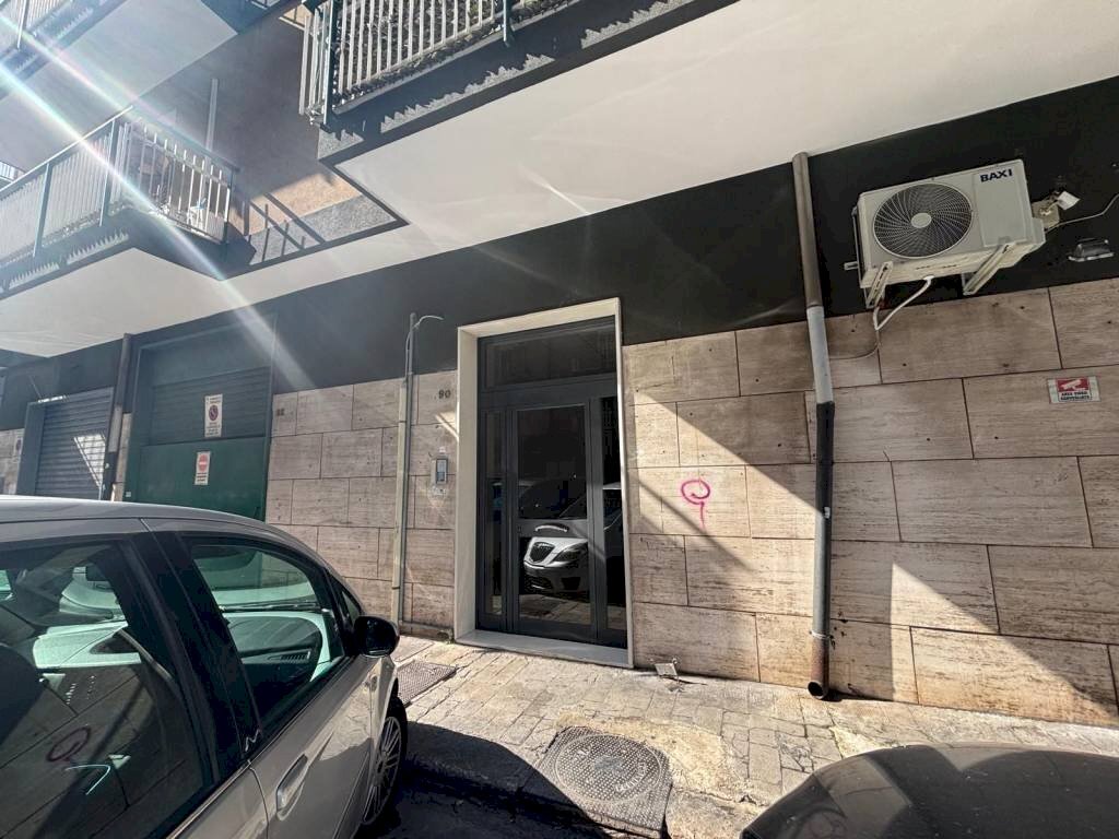 Facciata - Two-room apartment via Salento, 90, Taranto - photo 2