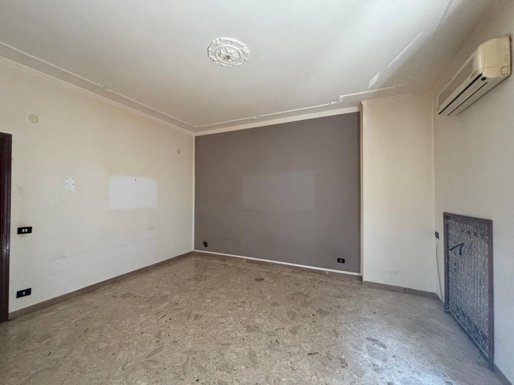 Salone - Two-room apartment via Salento, 90, Taranto - photo 3