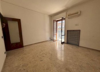 Camera da letto - Bilocale via Salento, 90, Taranto - foto 11