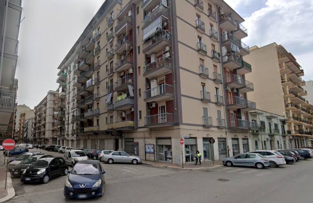 Facciata - Three-room apartment via Romagna, 61, Taranto - photo 2