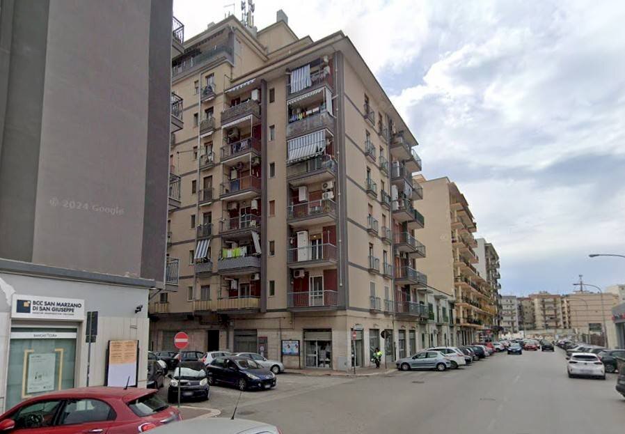 Facciata - Three-room apartment via Romagna, 61, Taranto - photo 3