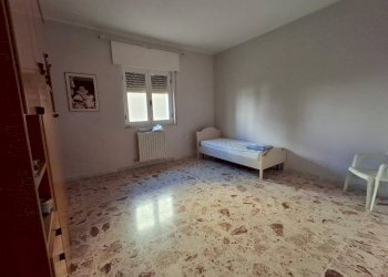 Camera da letto - Three-room apartment via Romagna, 61, Taranto - photo 8