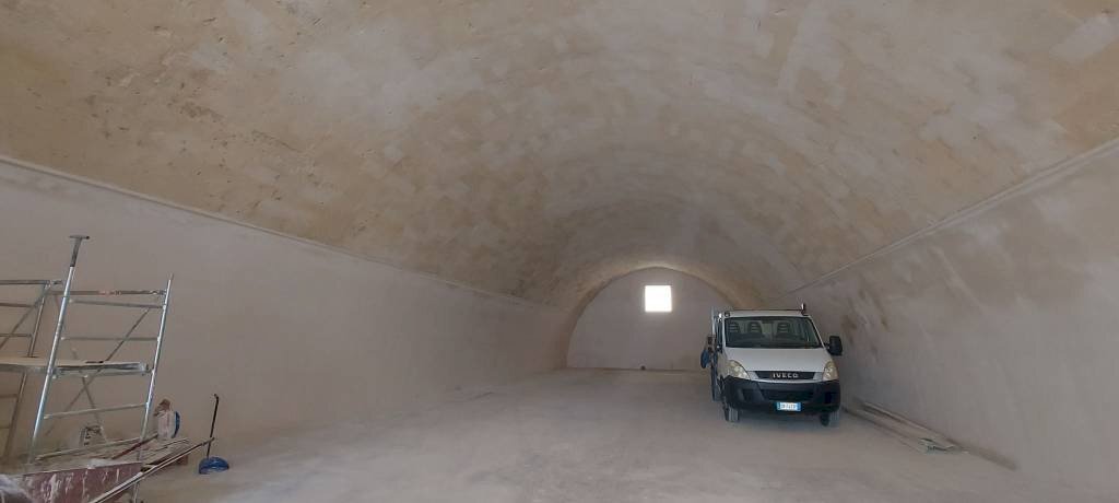 Box auto - Capannone via Costantinopoli, 74, Taranto - foto 2