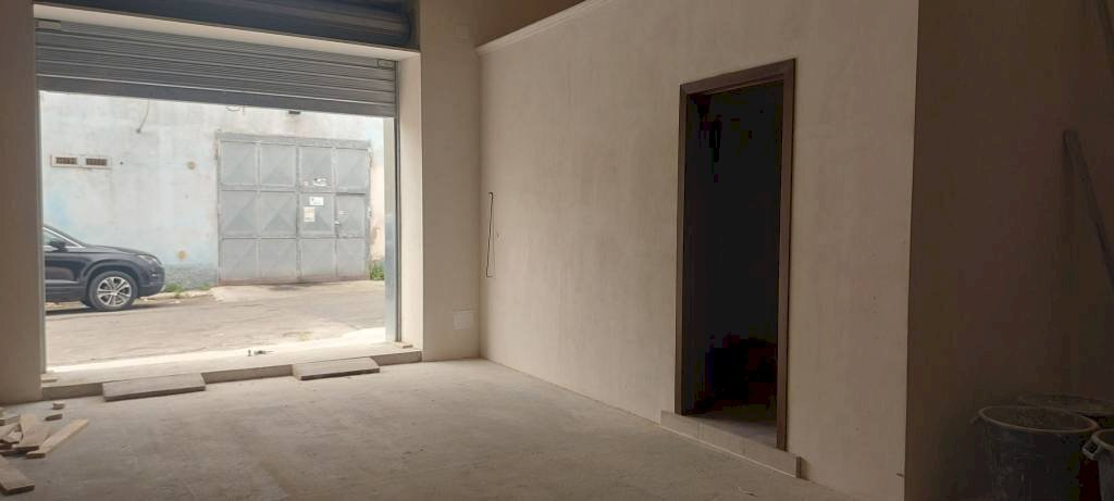 Box auto - Capannone via Costantinopoli, 74, Taranto - foto 3