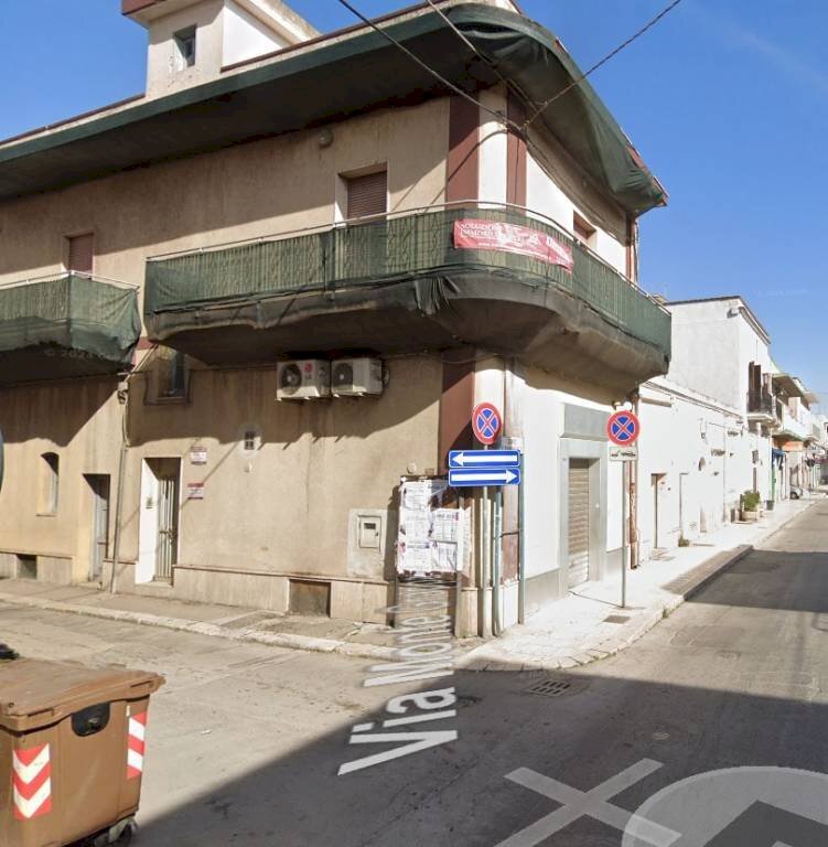 Facciata - Trilocale via Montegrappa, 3, Taranto - foto 2