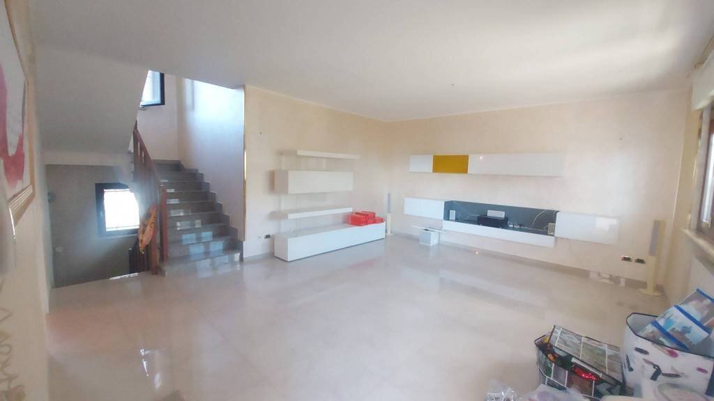 Salone - Villa a Schiera via Carlo Cacace, 302, Taranto - foto 3