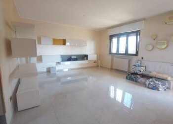 Ufficio - Villa a Schiera via Carlo Cacace, 302, Taranto - foto 13