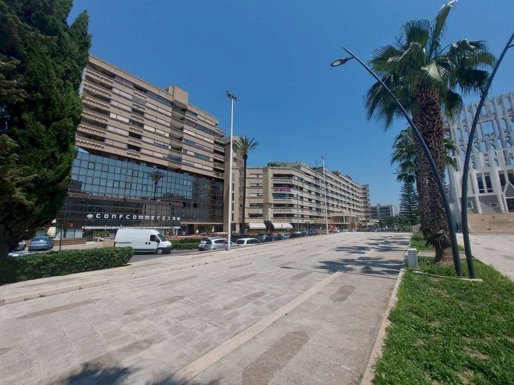 Negozio via Giacomo Lacaita, 13, Taranto - foto 3