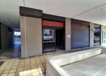 Interno non residenziale - Negozio via Giacomo Lacaita, 13, Taranto - foto 12