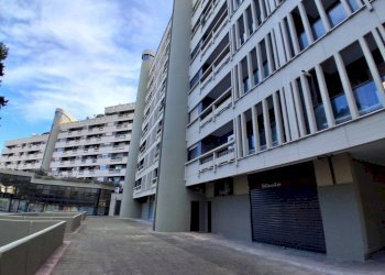 Facciata - Negozio via Giacomo Lacaita, 13, Taranto - foto 14