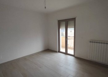 Camera da letto - Trilocale via Vittorio Veneto, 34, Lizzano - foto 10