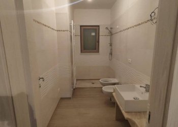 Bagno - Three-room apartment via Vittorio Veneto, 34, Lizzano - photo 11