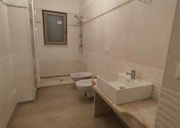 Bagno - Three-room apartment via Vittorio Veneto, 34, Lizzano - photo 12
