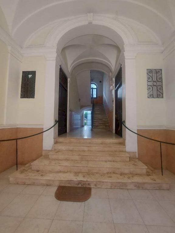 Interno palazzo - Ufficio via Angelo Berardi, 18, Taranto - foto 2