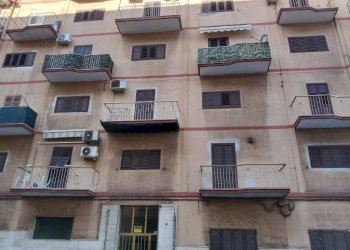 Facciata - Three-room apartment via Marco Pacuvio, 6, Taranto - photo 1