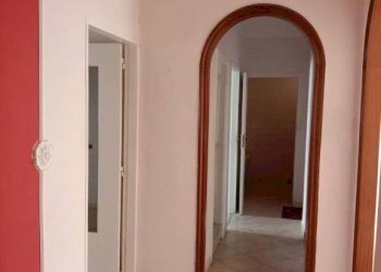 Corridoio - Three-room apartment via Marco Pacuvio, 6, Taranto - photo 2