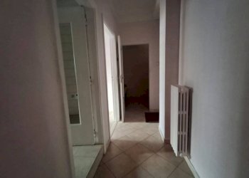 Corridoio - Three-room apartment via Marco Pacuvio, 6, Taranto - photo 3