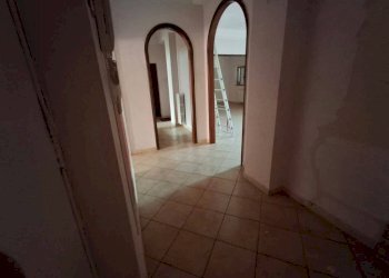 Corridoio - Three-room apartment via Marco Pacuvio, 6, Taranto - photo 4