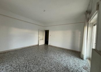 Stanza non arredata - Three-room apartment via Japigia, 6, Taranto - photo 2