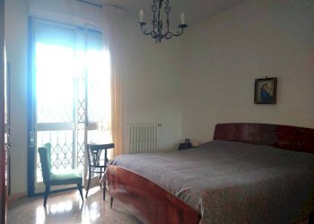 Camera da letto - Three-room apartment corso Bruno Buozzi, 118, Taranto - photo 16