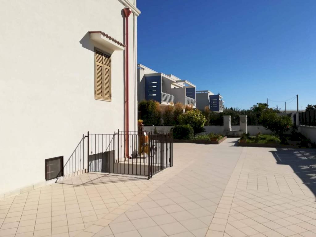 Zona - Villa Taranto - photo 2