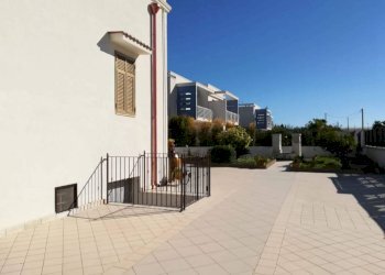 Zona - Villa Taranto - photo 2