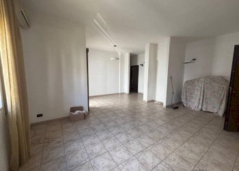 Interno non residenziale - Trilocale via Andrea Costa, 11, San Giorgio Ionico - foto 8