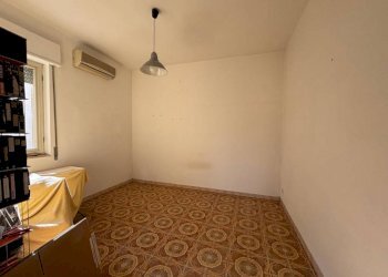 Camera da letto - Trilocale via Andrea Costa, 11, San Giorgio Ionico - foto 14