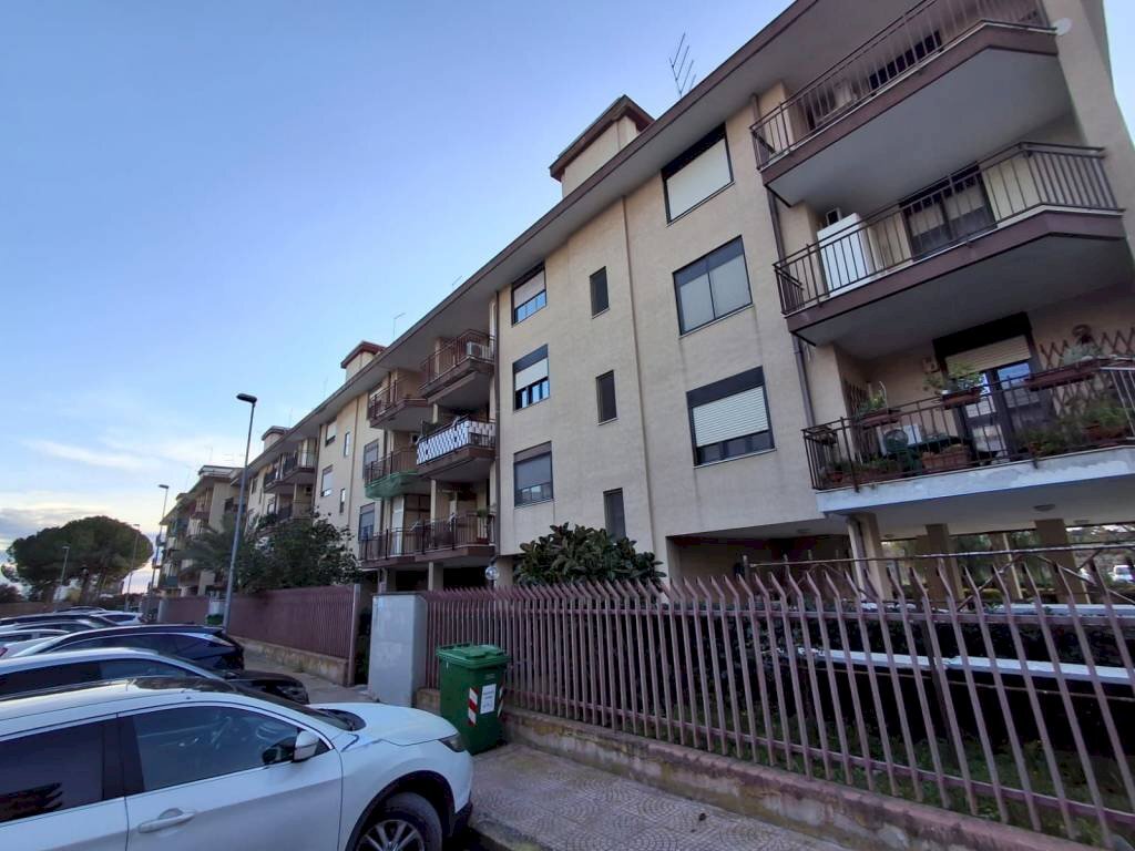 Facciata - Four-room apartment via Mar Grande, 2, Taranto - photo 2