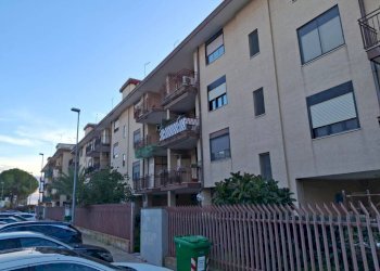 Facciata - Quadrilocale via Mar Grande, 2, Taranto - foto 1